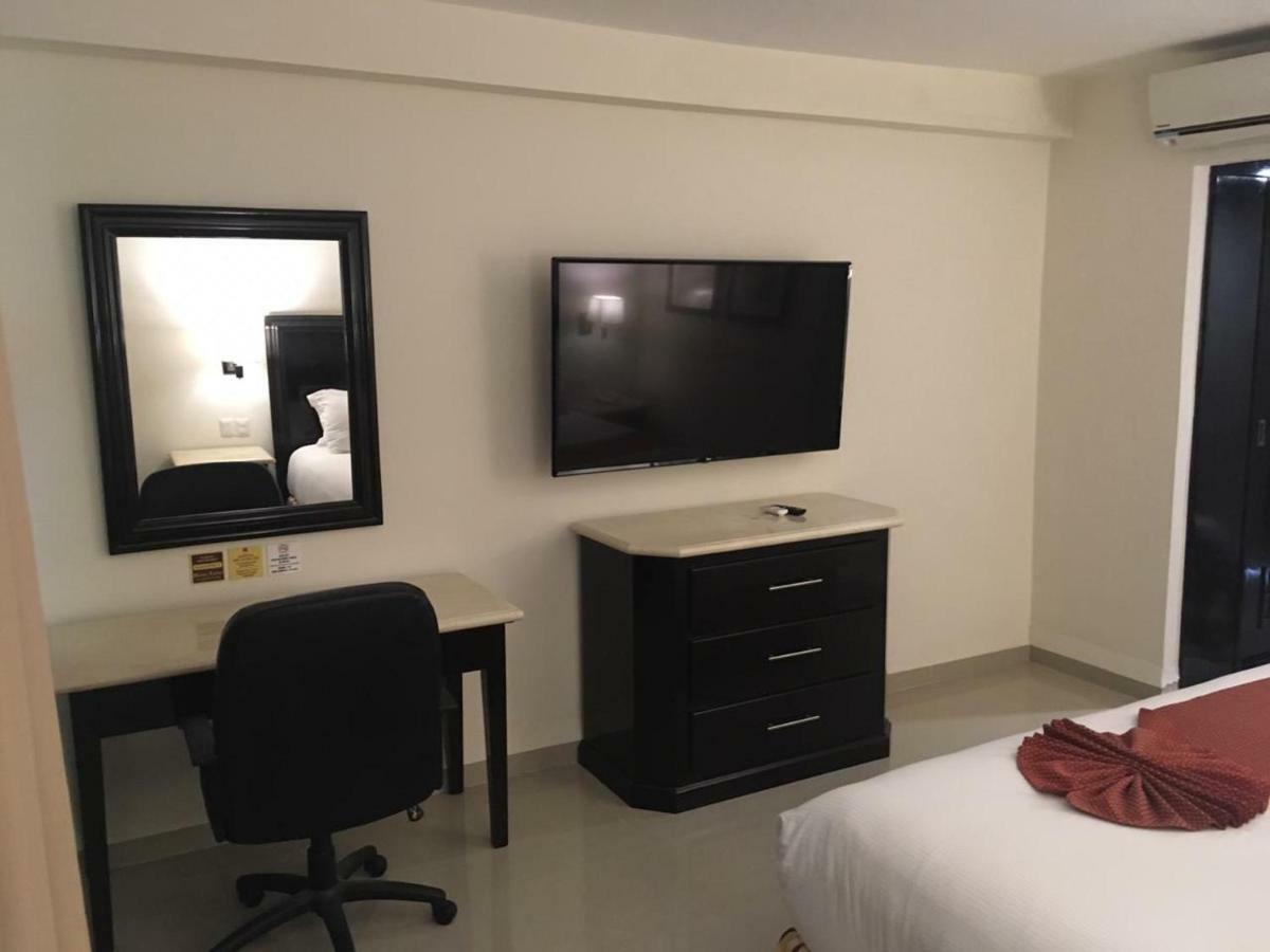 Family Room,786581982:JPEG